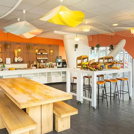 Отель Novotel Europe 4*